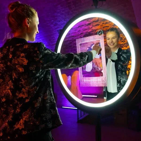 Glam Mirror interactive photo booth